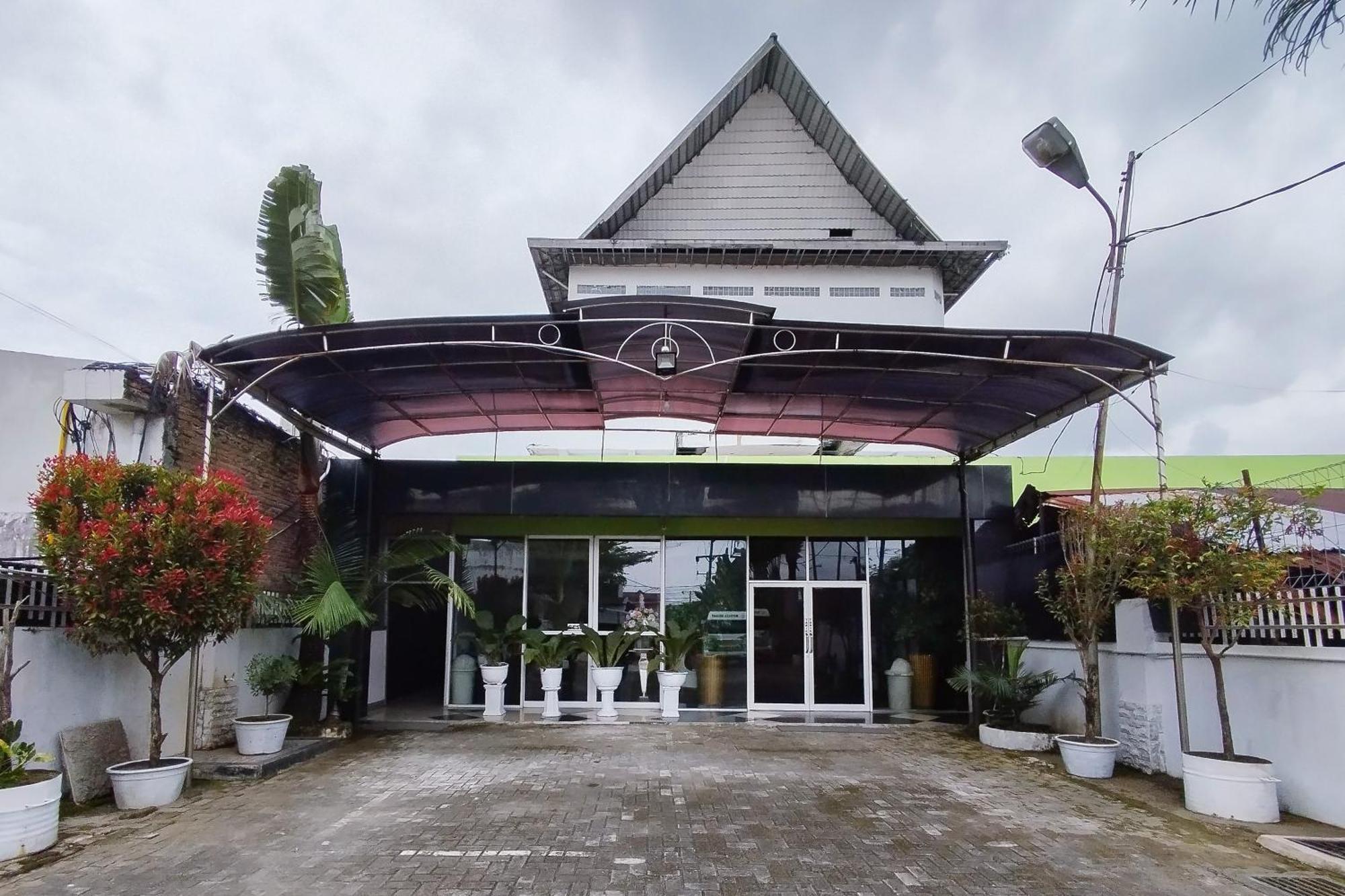 מלון Sunggal Reddoorz Near Focal Point Medan מראה חיצוני תמונה